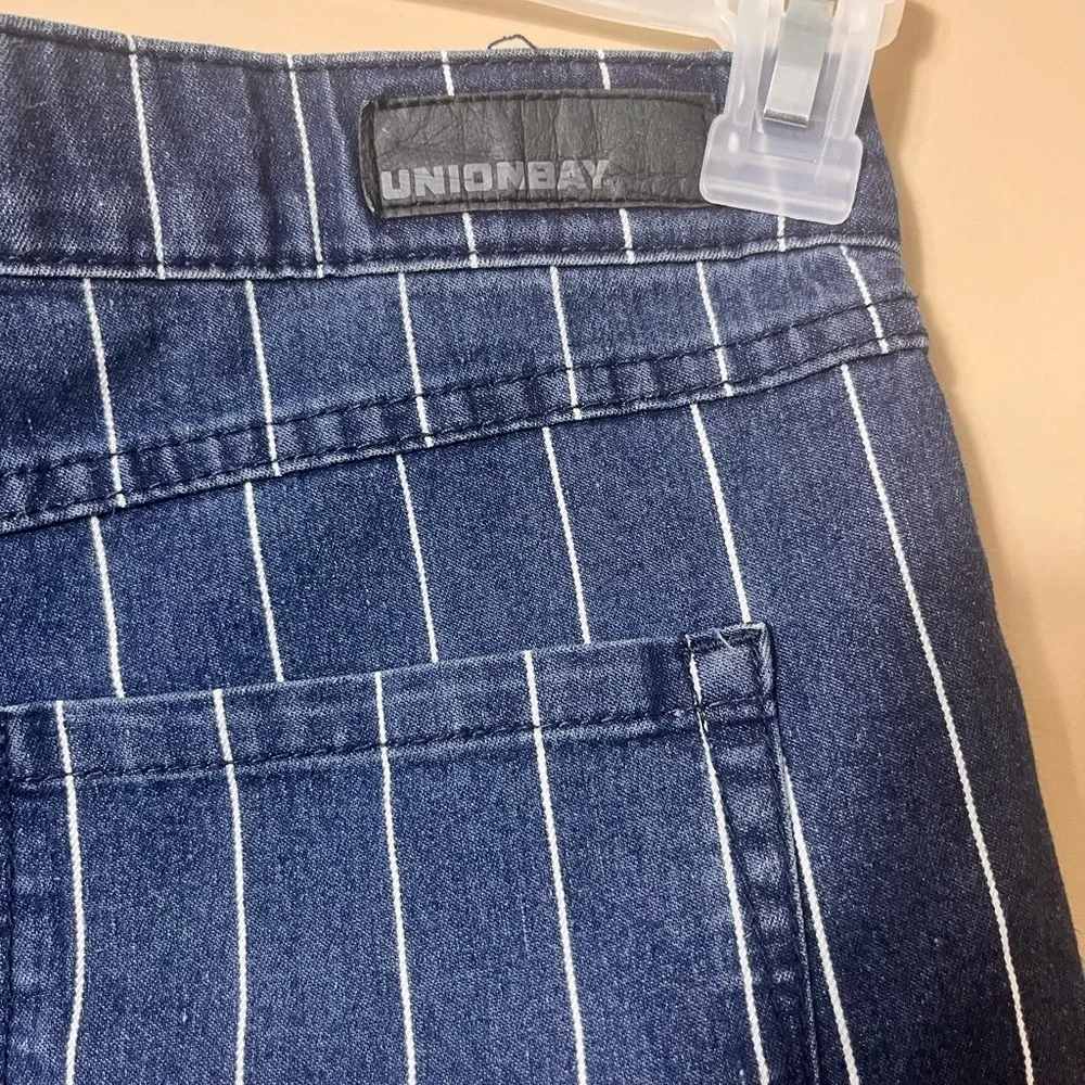 Vintage UNIONBAY HIGH‎ RISE Blue Pinstripe Shorts Size 9 Retro Y2K Preppy 90’s